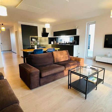 House Flow, 3 Room With Terrace, Free 2 Parking บราติสลาวา ภายนอก รูปภาพ