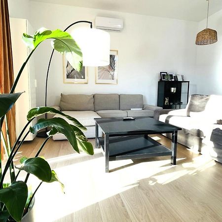 House Flow, 3 Room With Terrace, Free 2 Parking บราติสลาวา ภายนอก รูปภาพ