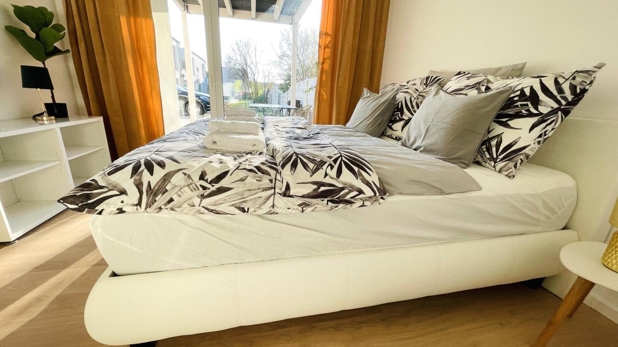 House Flow, 3 Room With Terrace, Free 2 Parking บราติสลาวา ภายนอก รูปภาพ