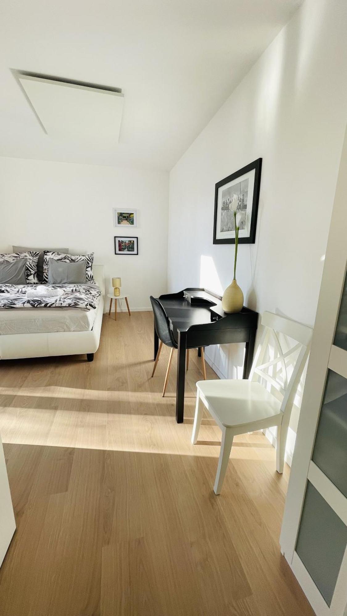 House Flow, 3 Room With Terrace, Free 2 Parking บราติสลาวา ภายนอก รูปภาพ