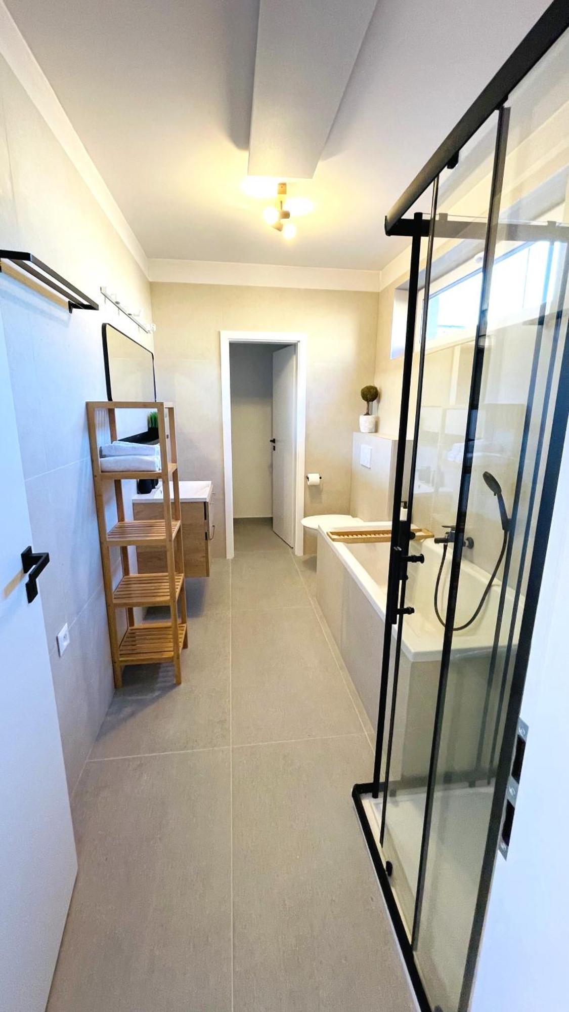 House Flow, 3 Room With Terrace, Free 2 Parking บราติสลาวา ภายนอก รูปภาพ