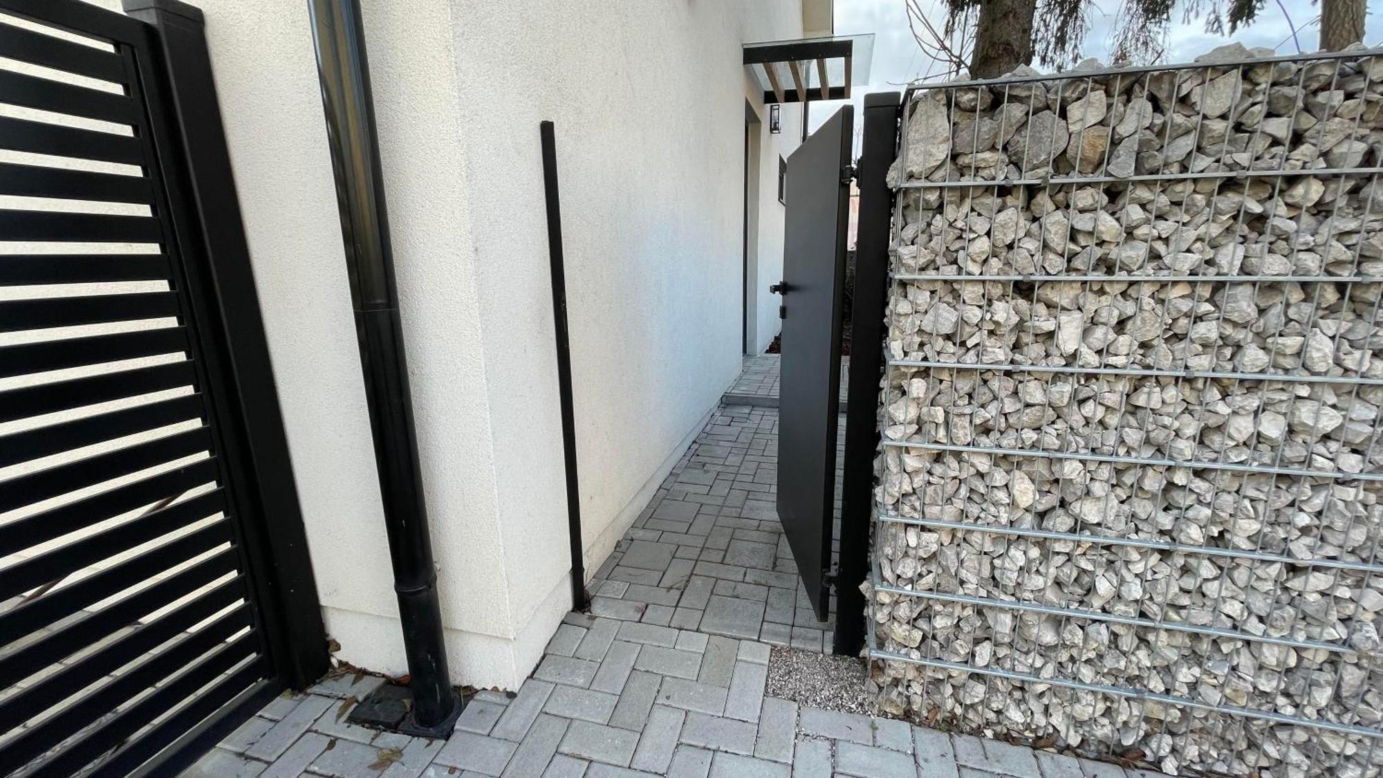 House Flow, 3 Room With Terrace, Free 2 Parking บราติสลาวา ภายนอก รูปภาพ