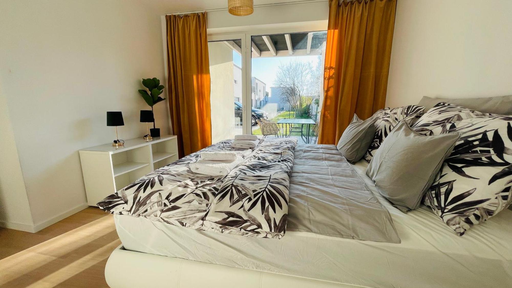 House Flow, 3 Room With Terrace, Free 2 Parking บราติสลาวา ภายนอก รูปภาพ