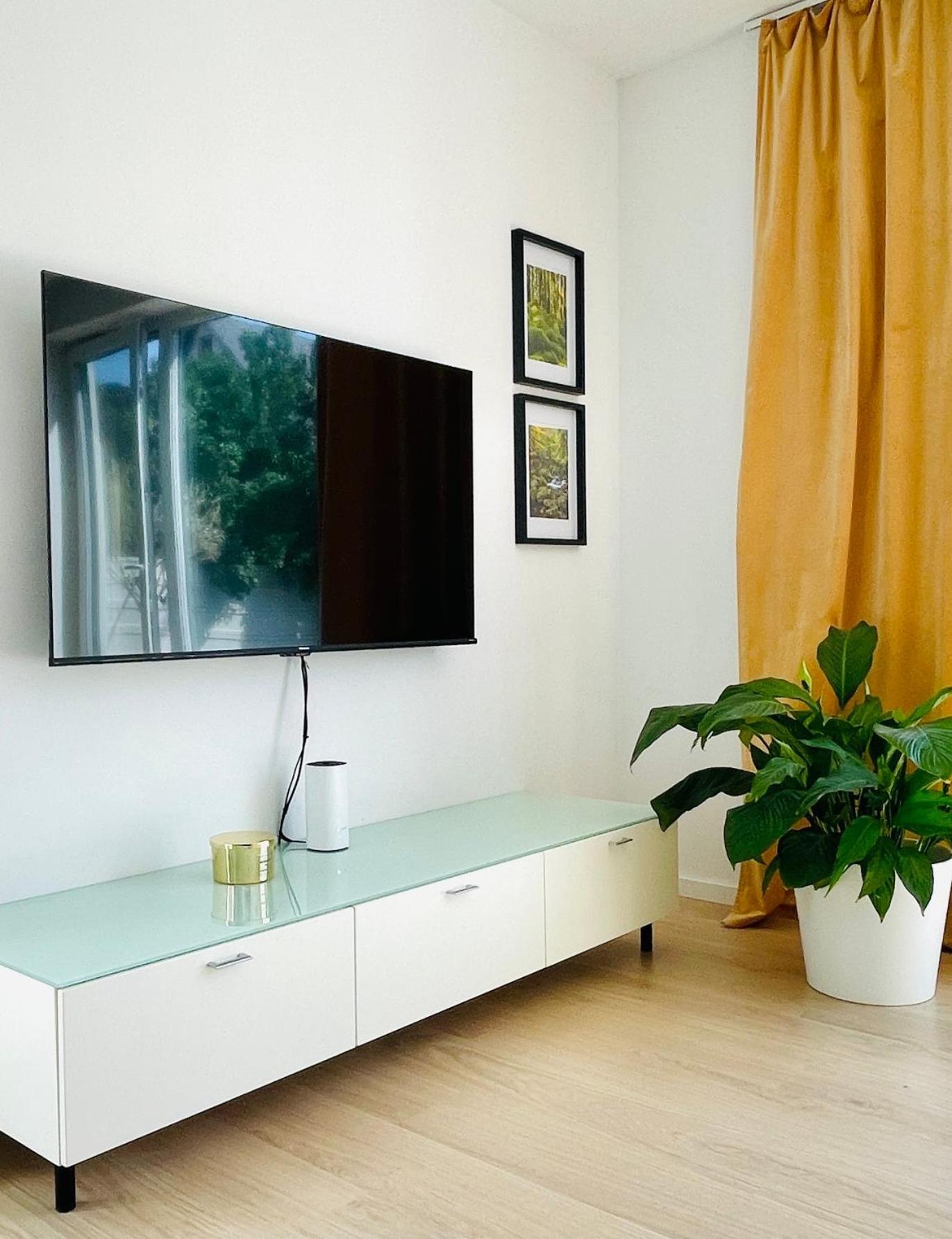 House Flow, 3 Room With Terrace, Free 2 Parking บราติสลาวา ภายนอก รูปภาพ