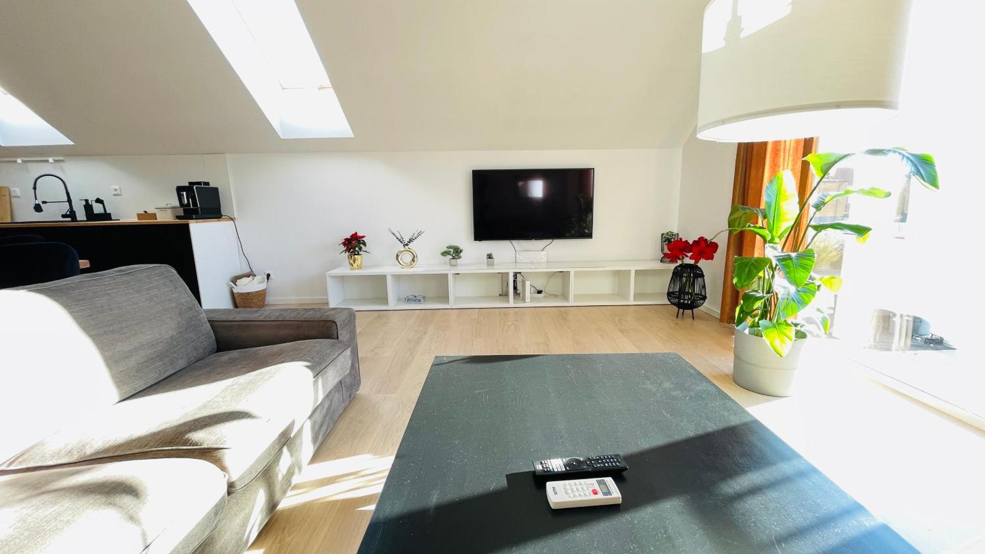 House Flow, 3 Room With Terrace, Free 2 Parking บราติสลาวา ภายนอก รูปภาพ