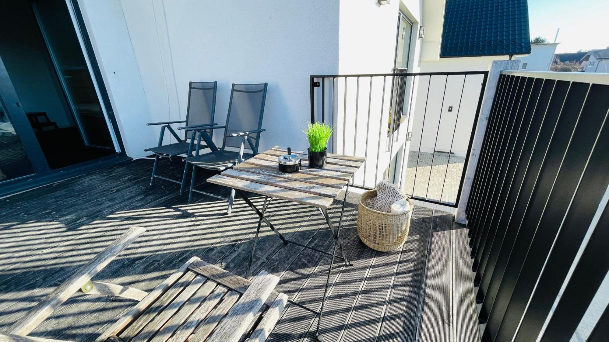 House Flow, 3 Room With Terrace, Free 2 Parking บราติสลาวา ภายนอก รูปภาพ