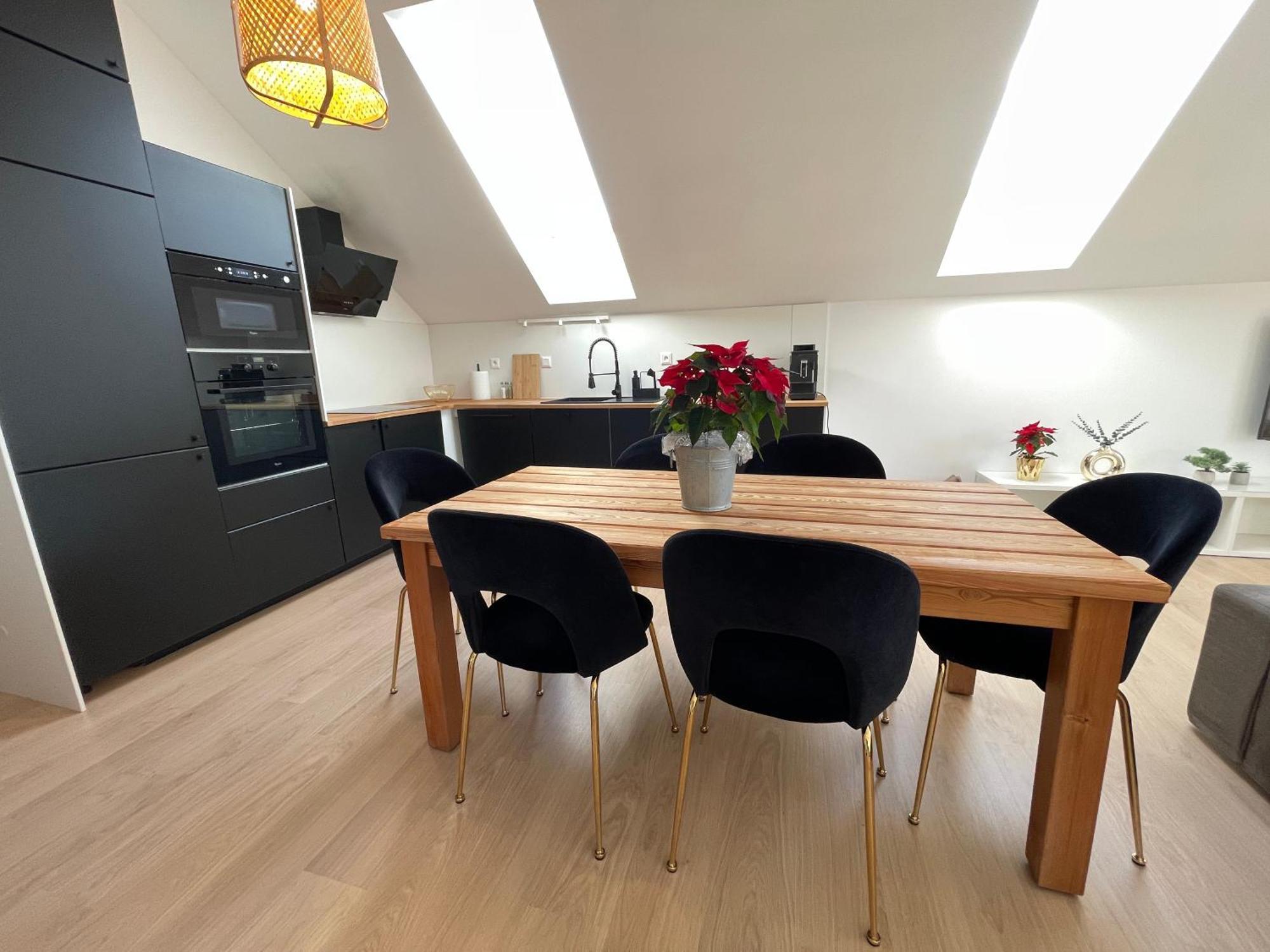 House Flow, 3 Room With Terrace, Free 2 Parking บราติสลาวา ภายนอก รูปภาพ