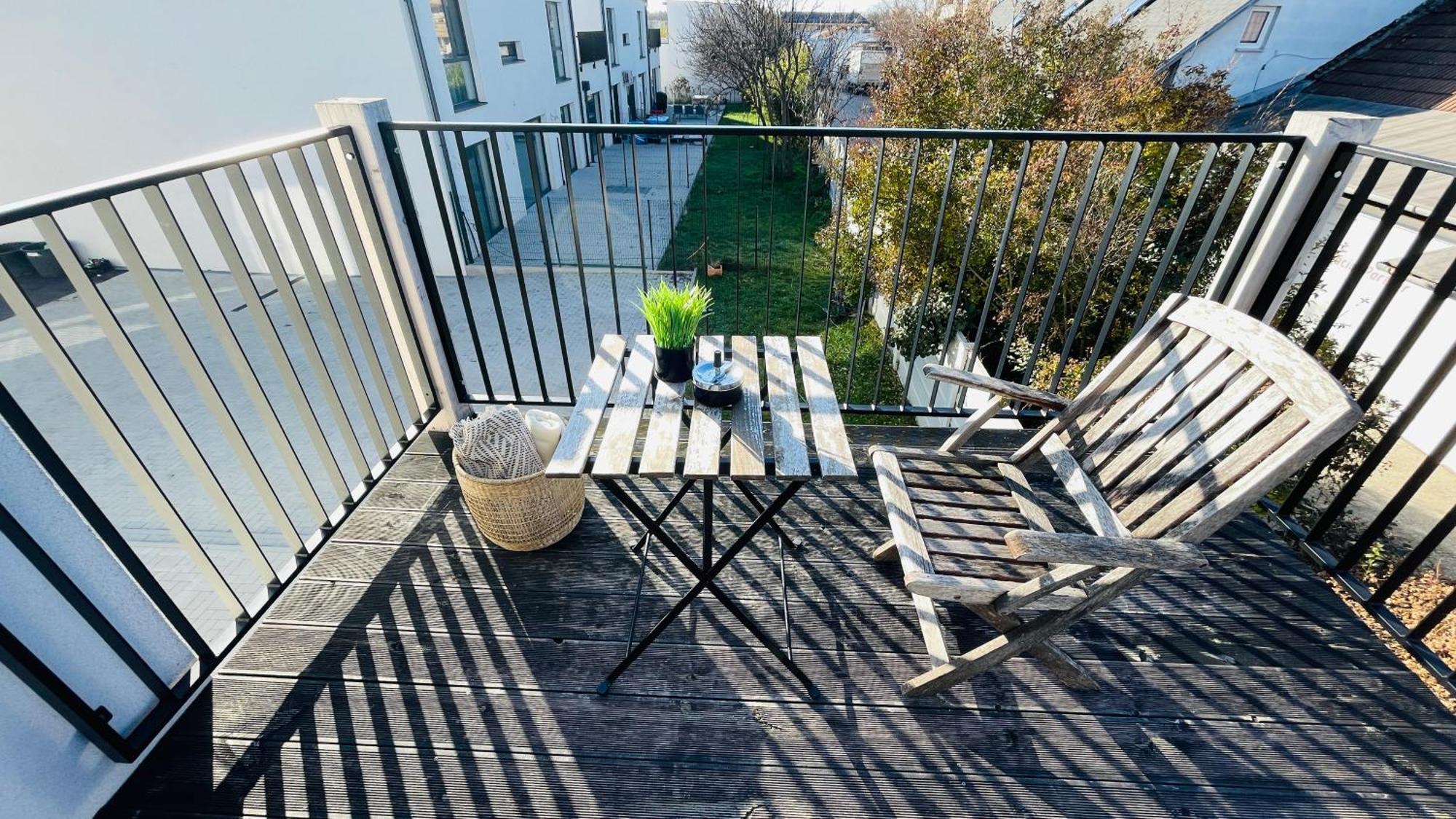 House Flow, 3 Room With Terrace, Free 2 Parking บราติสลาวา ภายนอก รูปภาพ