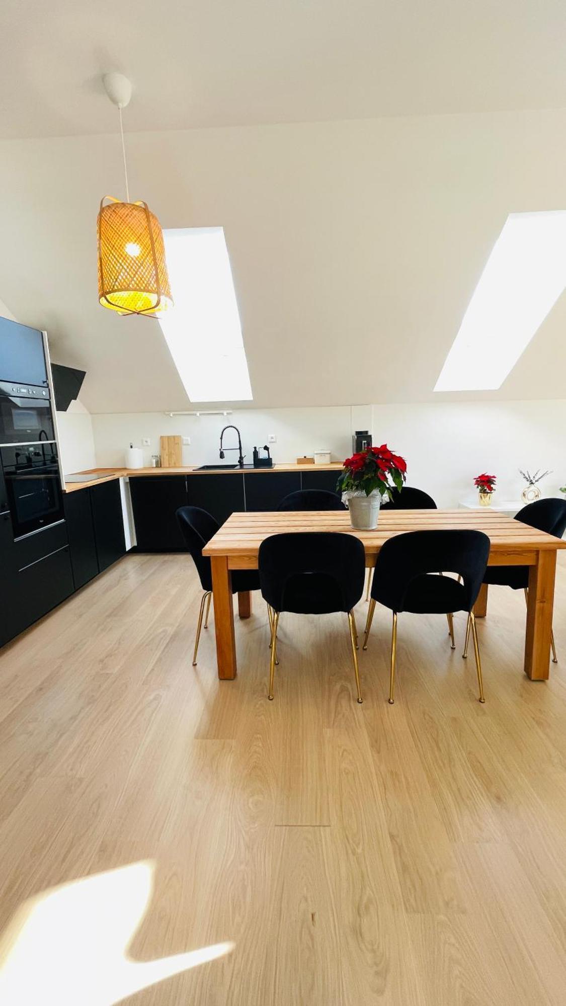 House Flow, 3 Room With Terrace, Free 2 Parking บราติสลาวา ภายนอก รูปภาพ