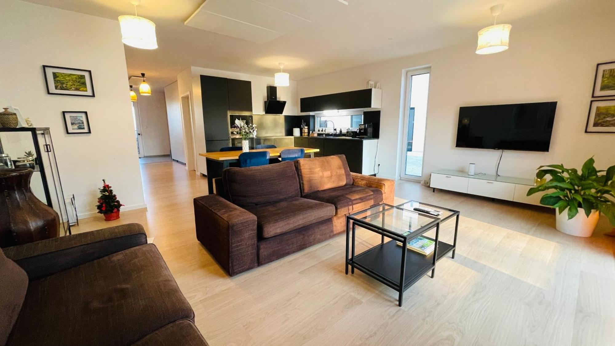 House Flow, 3 Room With Terrace, Free 2 Parking บราติสลาวา ภายนอก รูปภาพ