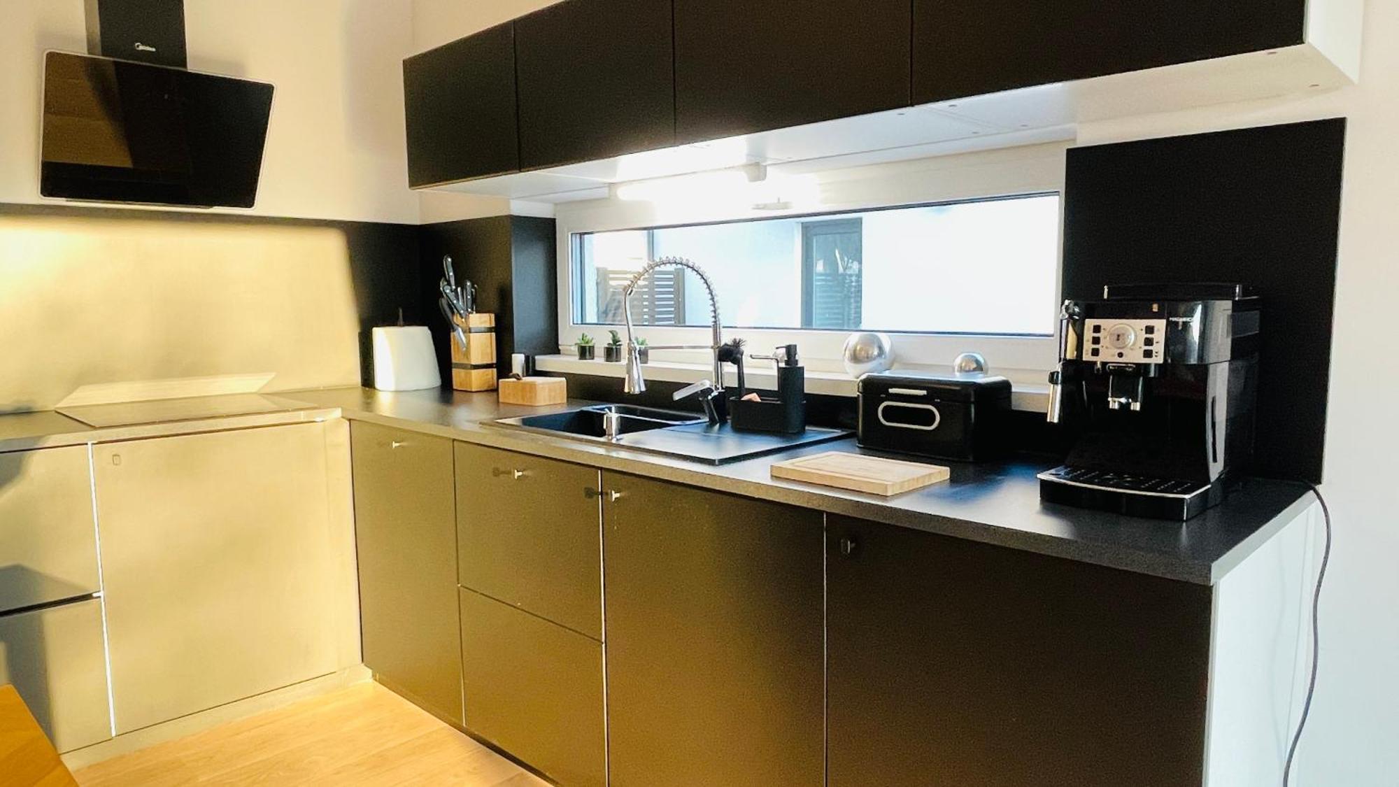 House Flow, 3 Room With Terrace, Free 2 Parking บราติสลาวา ภายนอก รูปภาพ