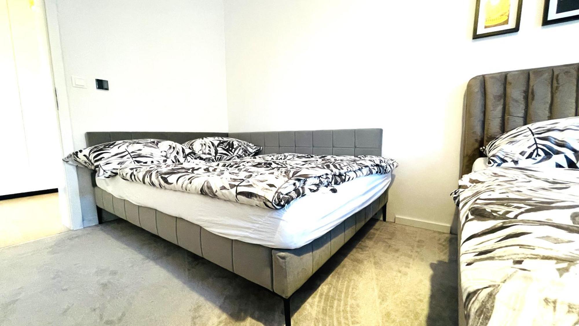 House Flow, 3 Room With Terrace, Free 2 Parking บราติสลาวา ภายนอก รูปภาพ
